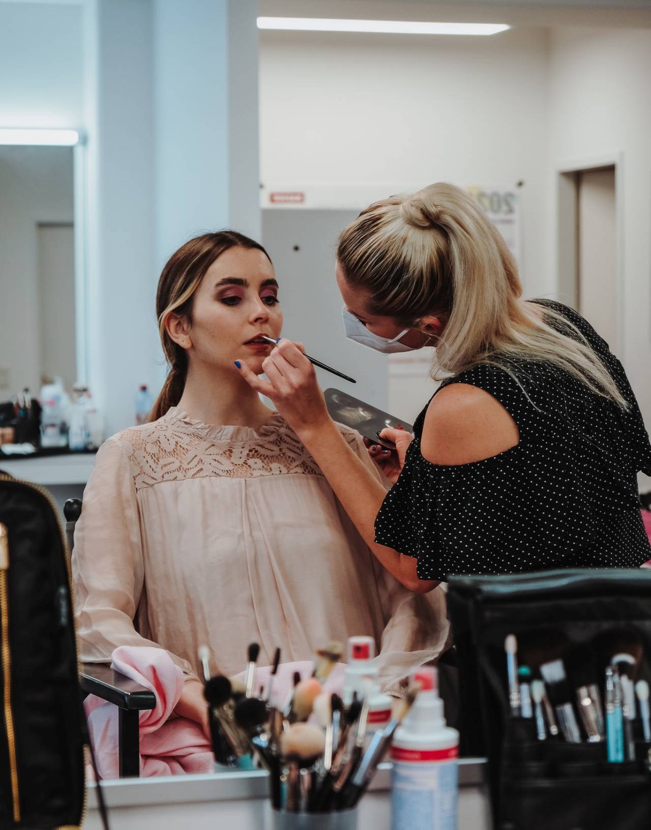 Professionelles Augen Make up im Make up Artist Kurs