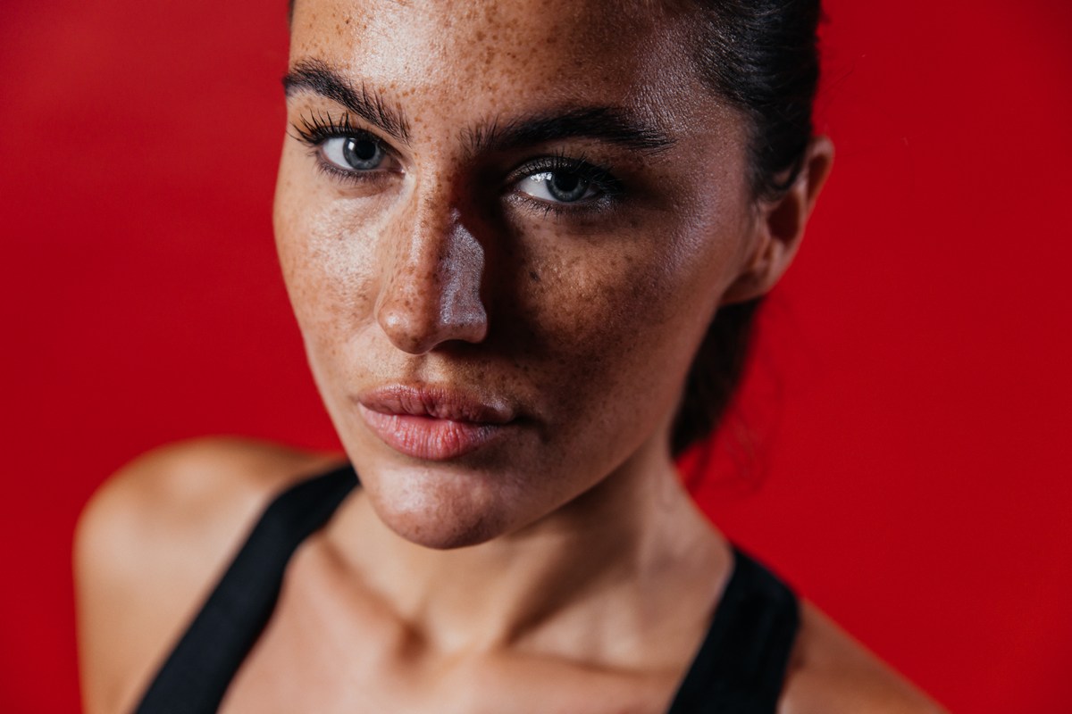 Nahaufnahme eines Models beim Clever Fit Shooting